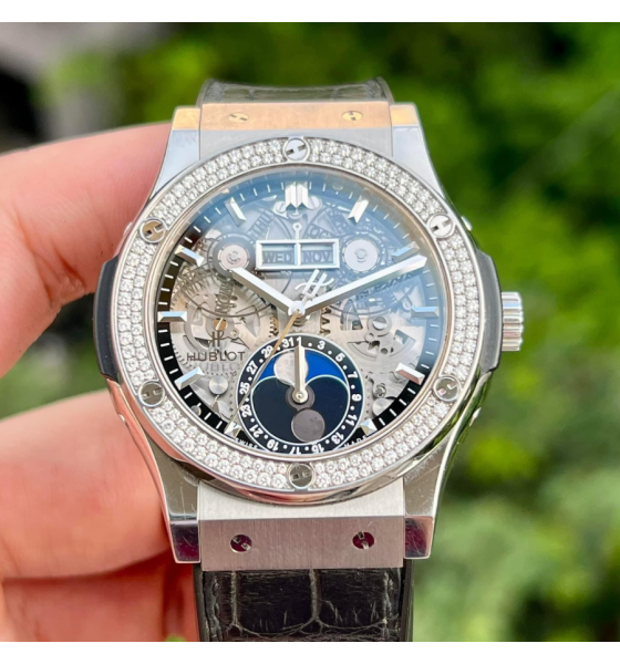 Hublot Classic Fusion Aerofusion Moonphase Titanium Diamonds 517.NX.0170.LR.1104