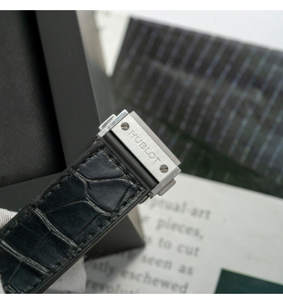 Hublot Classic Fusion Black Dial 42mm 542.NX.1171.LR