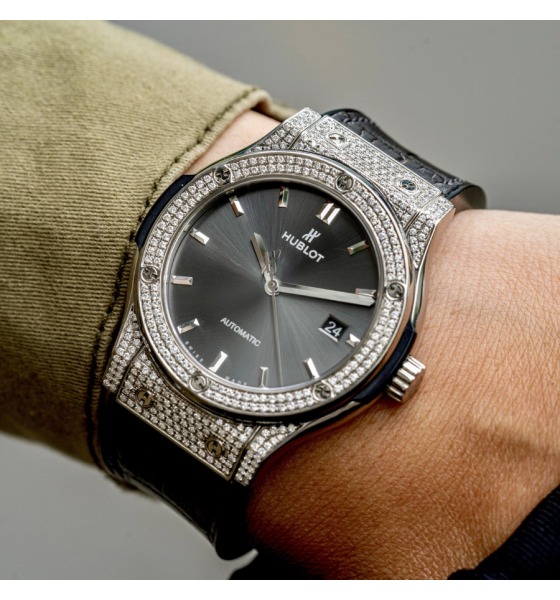 Hublot Classic Fusion Grey Titanium Pave  Diamond 42mm 542.NX.7071.LR