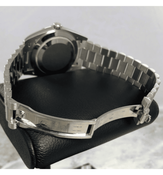 Rolex Day-Date 40 228239-0004 Mặt số đen, cọc dạ quang