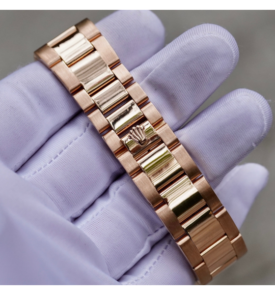 Đồng Hồ Rolex Day-Date 36mm Everose Gold 118205 Roman Oyster 