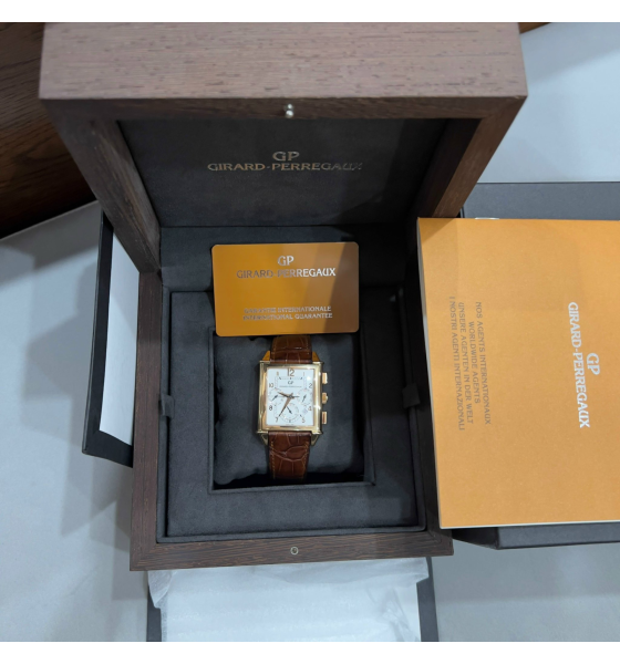 Đồng Hồ Girard-Perregaux Vintage 1945 Chronograph XXL 25840-52-111-BAED